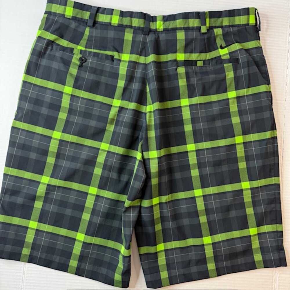Nike Men's Golf Flat Front Shorts Black Green Plaid Size 38 - Picture 8 of 10